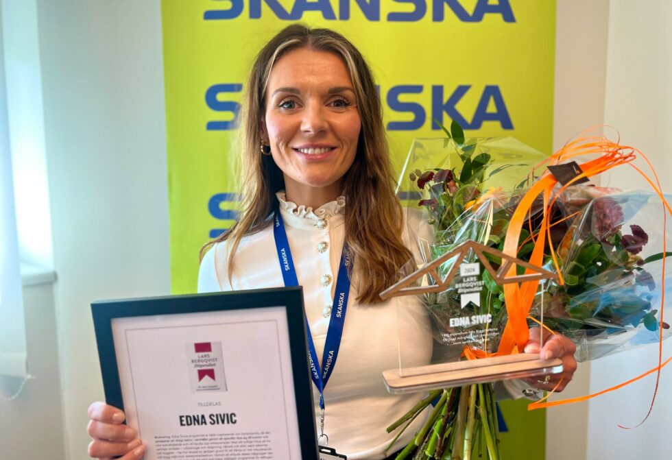 Edna Sivics, projektchef på Skanska i Jönköping, tilldelas 2024-års Lars Bergqvist-stipendium. Foto: Byggcheferna