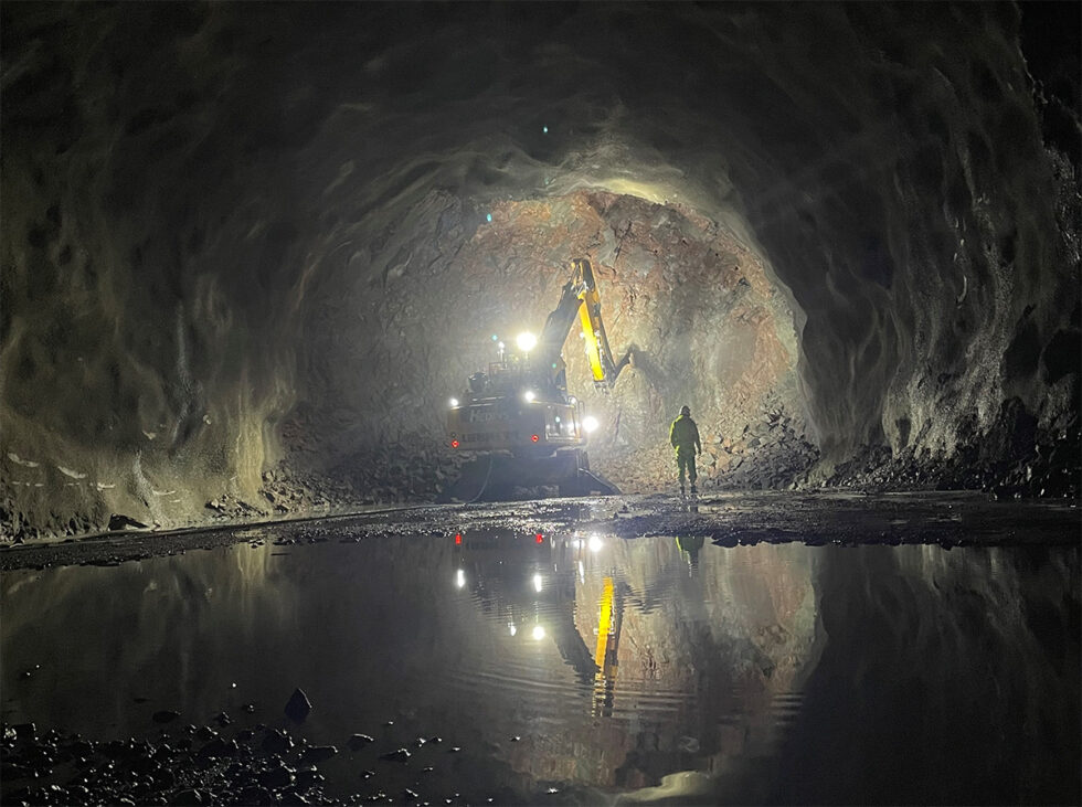 Efterinjektering och tätning i Varbergstunneln. Foto: Trafikverket