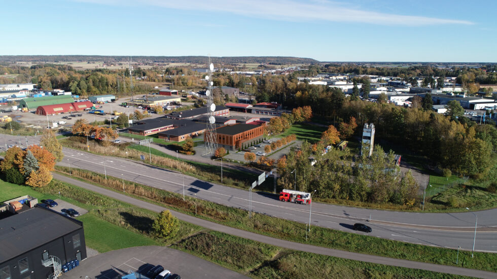 NCC:s uppdrag bestrå av att bygga ut ledningscentralen i Trollhättan med ytterligare en huskropp och utföra installationsarbeten. Bild: Contekton Arkitekter